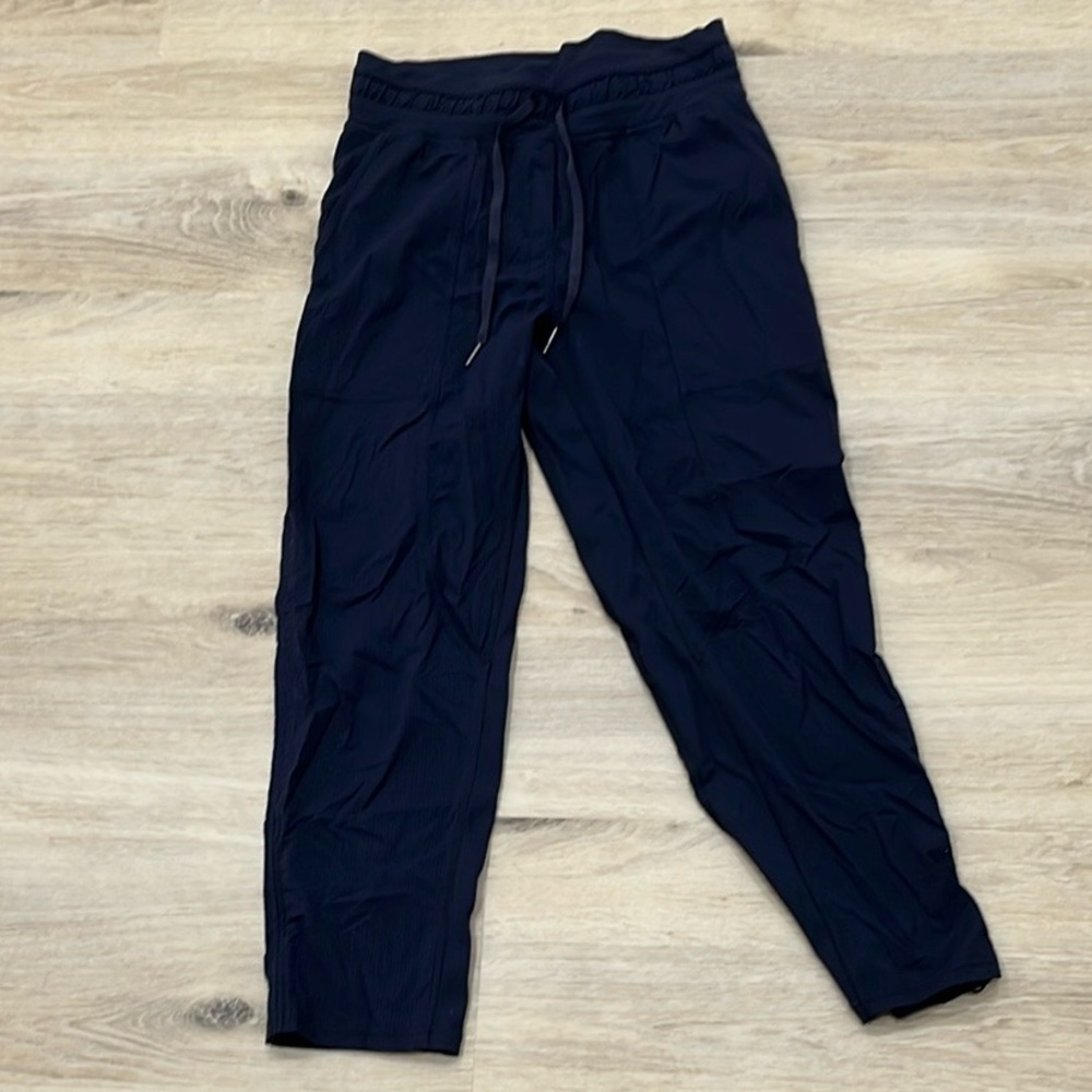 Lululemon Dance Studio Mid-Rise Crop 25"